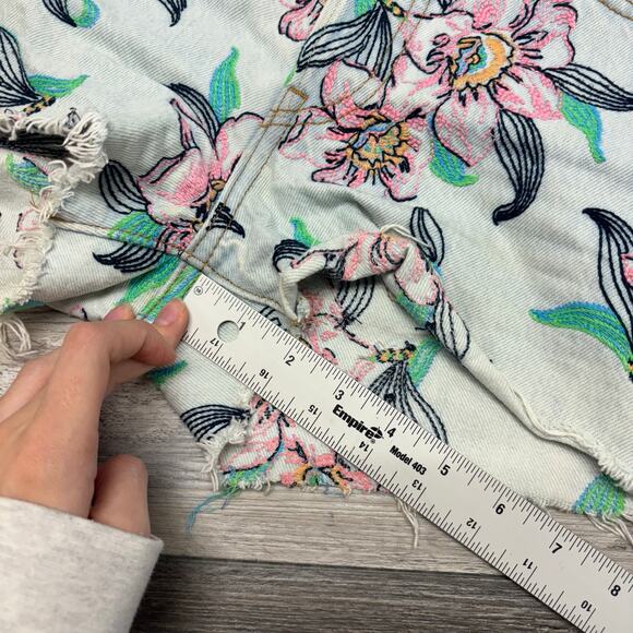 Levis 501 Hella Bloom Pink Blue Women 26 Hi-Rise Embroidered Floral Denim Shorts - Picture 8 of 12